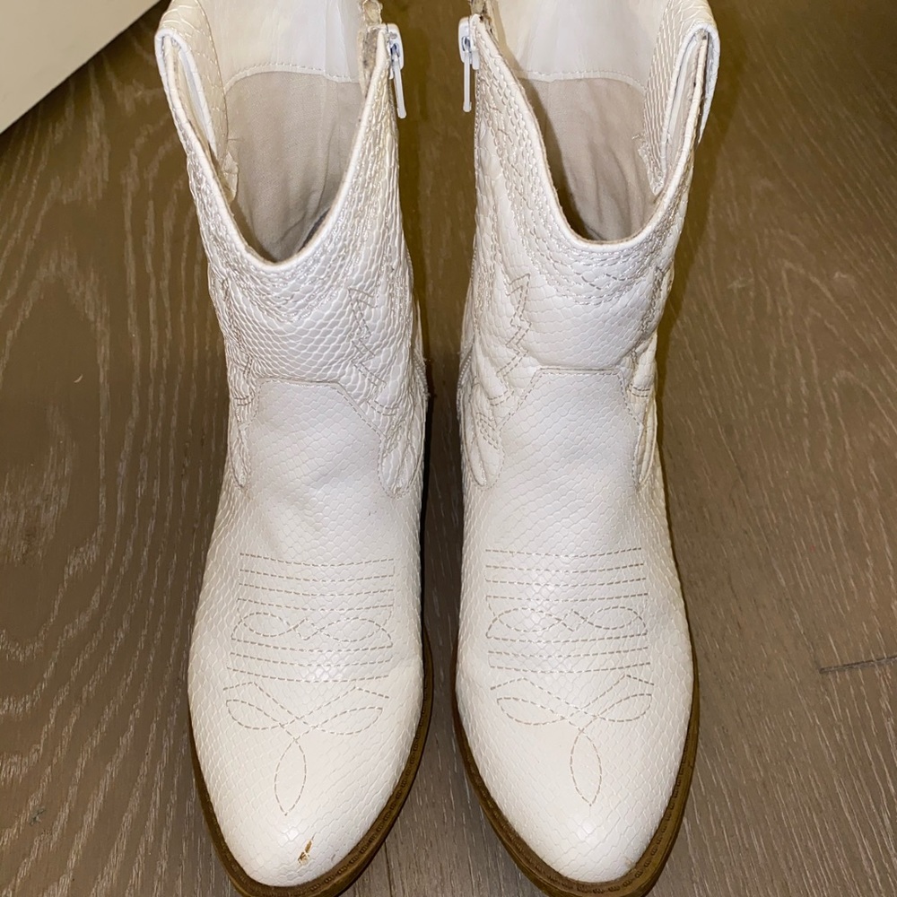 Coconuts white pistol western cowboy boot size 8